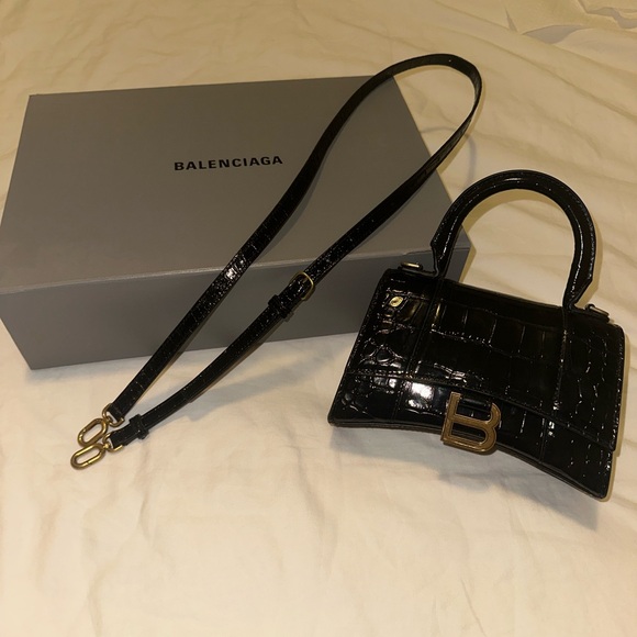 XS Black Crocodile Embossed Handbag USED ONCE - Picture 2 of 3